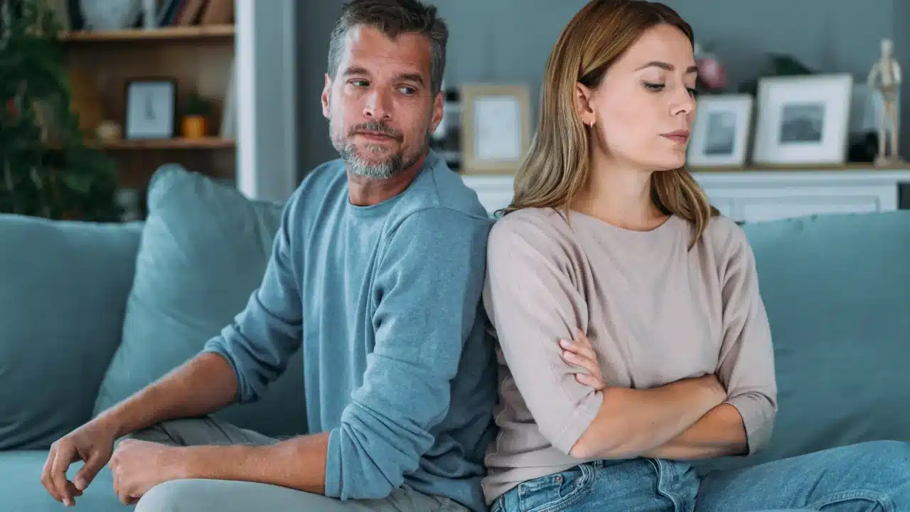 Este comportamiento es el peor Red Flag que no debes ignorar en una relación