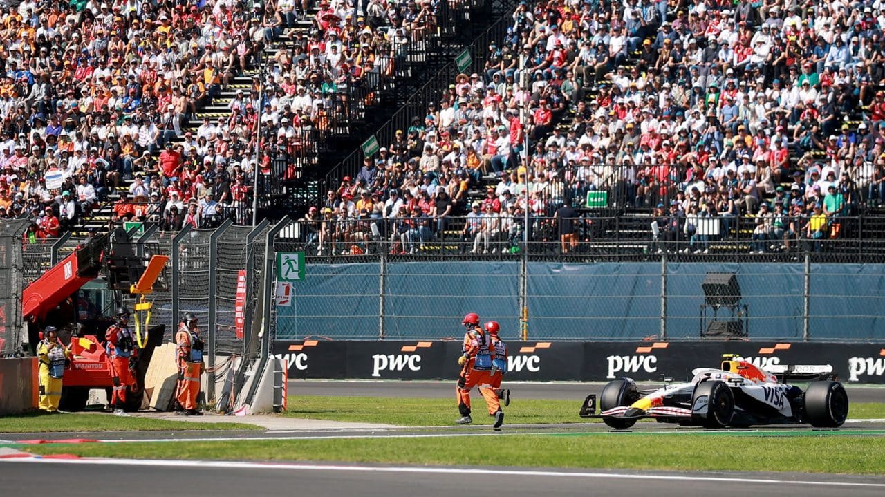 FIA contradice a México y absuelve a Liam Lawson por incidente en el GP