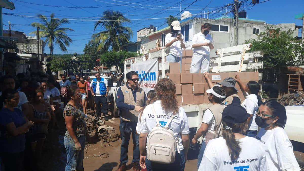 Fundaciones Carlos Slim y Telmex Telcel envían 30 toneladas de ayuda humanitaria a Veracruz