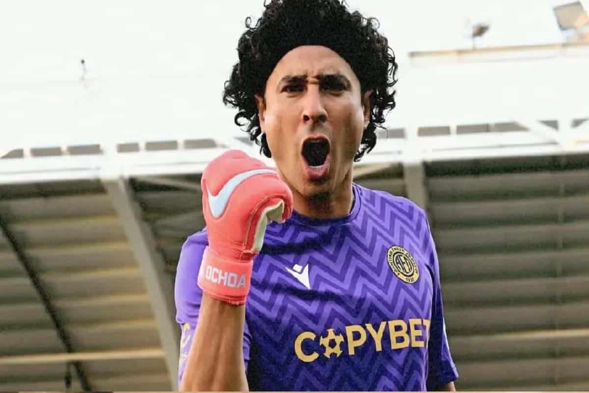 Guillermo Ochoa brilla en Chipre: portero mexicano lidera victoria clave