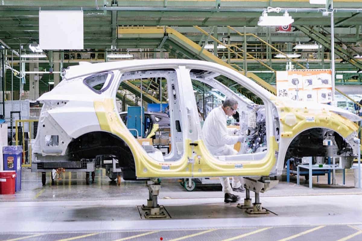 Honda detiene producción en Celaya por crisis global de semiconductores