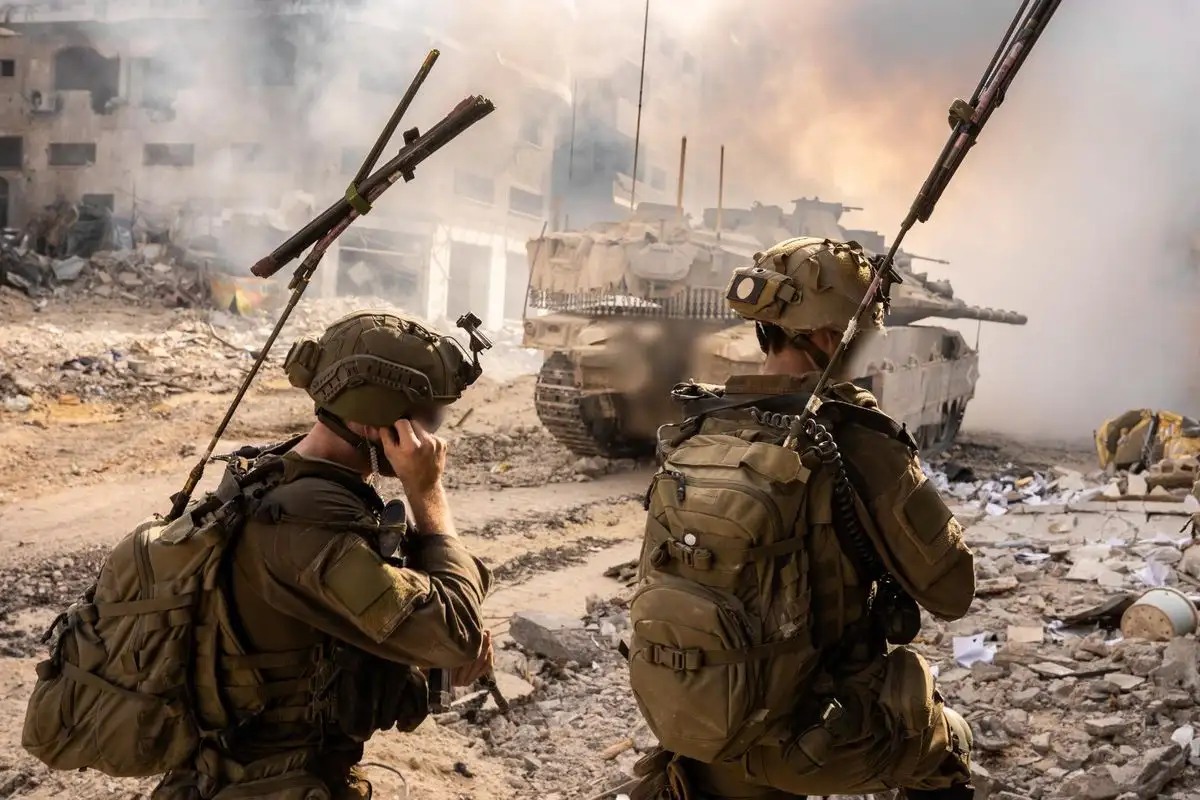 Israel ordena “reducir al mínimo” operaciones en Gaza tras aceptación parcial de Hamas del plan de Trump