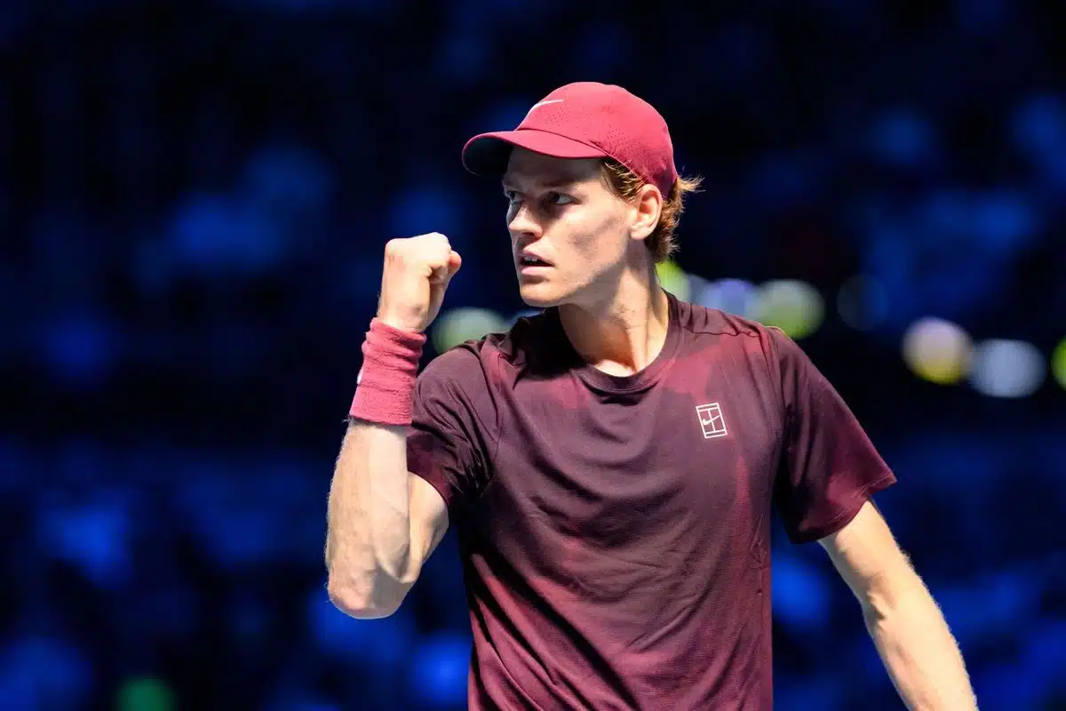 Jannik Sinner accede a semifinales en Viena; Zverev avanza sin jugar