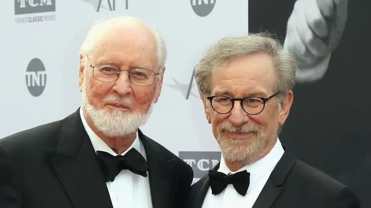 John Williams, a sus 93 años, volverá a colaborar con Steven Spielberg en una película sobre OVNIs John Williams, a sus 93 años, volverá a colaborar con Steven Spielberg en una película sobre OVNIs