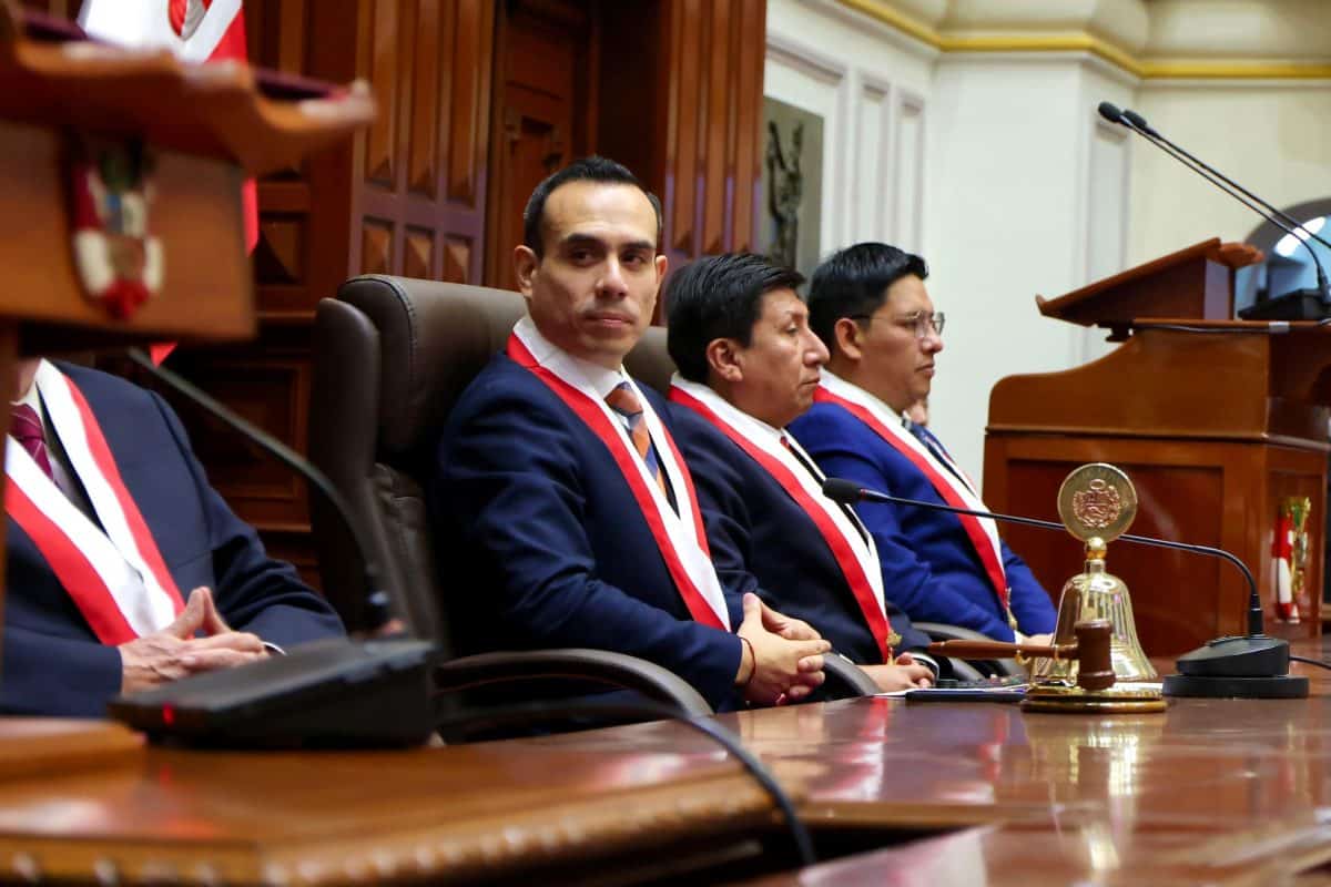 José Jerí asume la presidencia de Perú tras destitución de Dina Boluarte José Jerí asume la presidencia de Perú tras destitución de Dina Boluarte