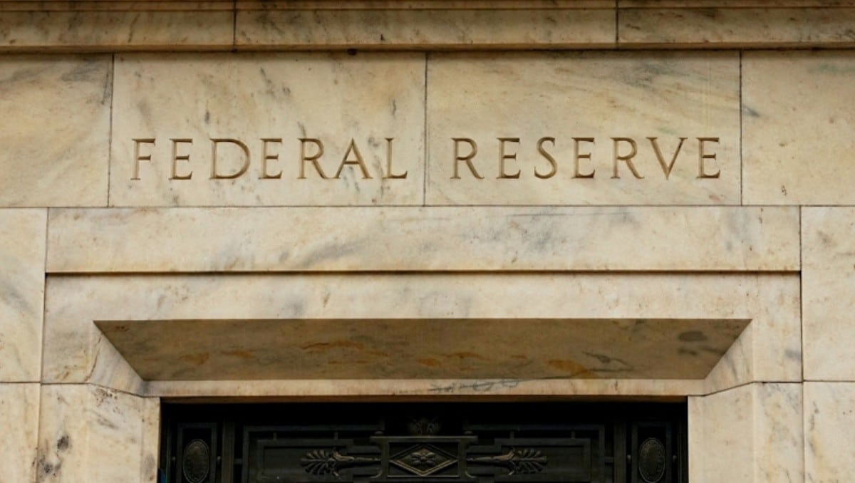 La Fed reduce su tasa clave a 3.9% ante incertidumbre económica