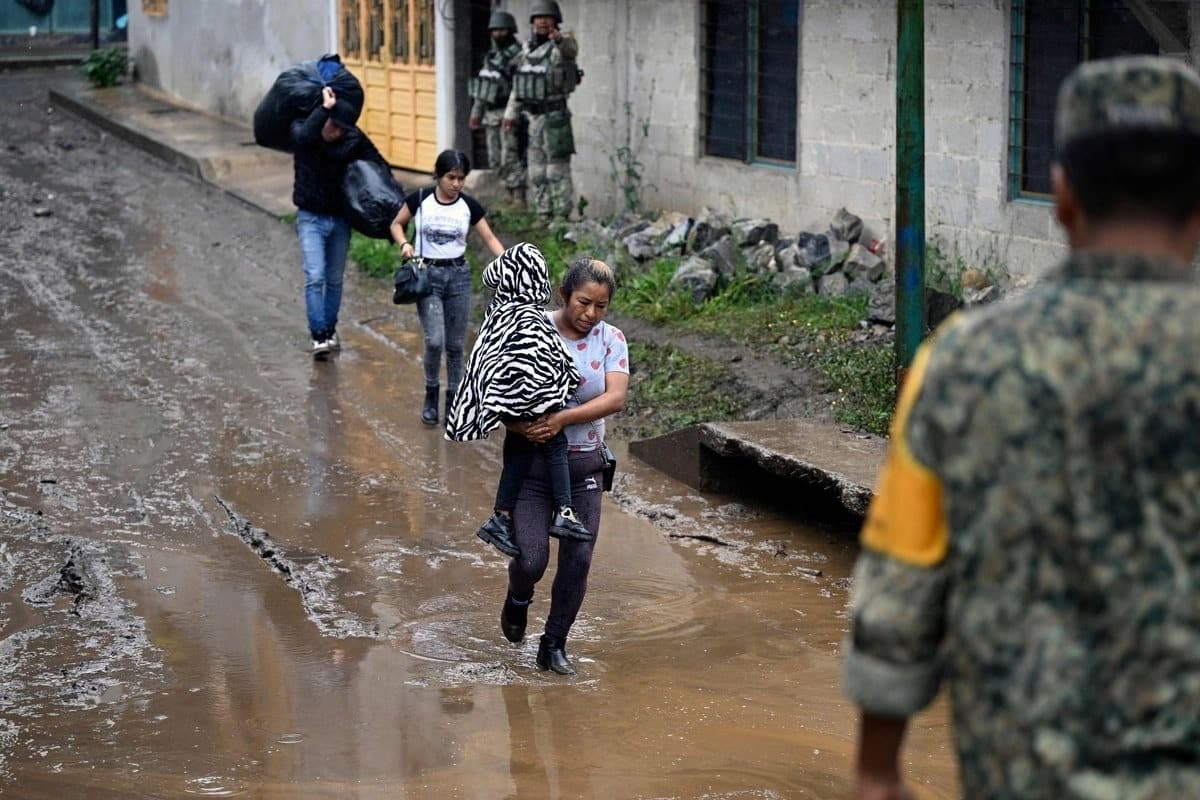Lluvias devastan cinco estados: 42 muertos y 27 desaparecidos