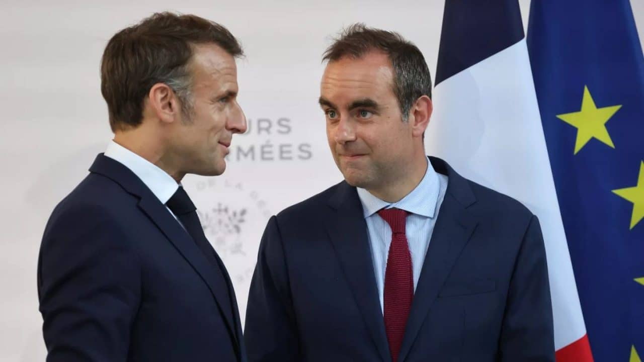 Macron sorprende: reelige a Sebastien Lecornu como primer ministro
