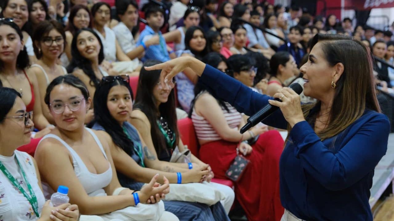 Mara Lezama llama a jóvenes universitarios a ser parte del cambio que México necesita