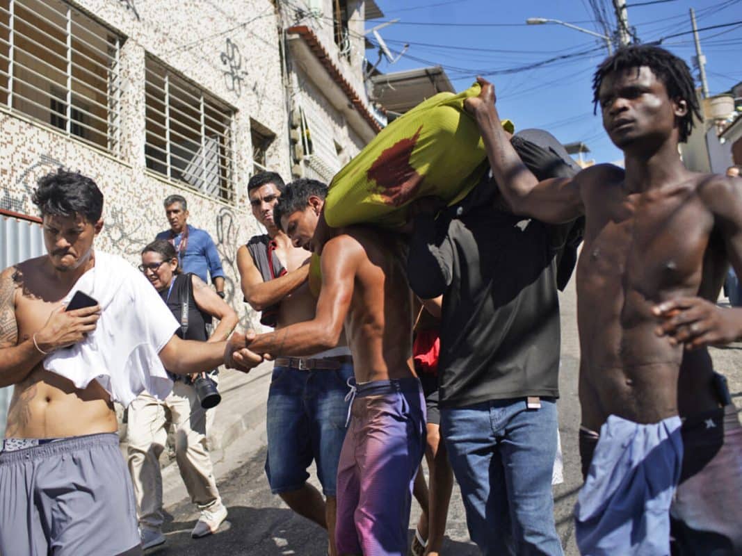Masacre en favelas de Río- redada contra narcos deja 64 muertos Masacre en favelas de Río: redada contra narcos deja 64 muertos