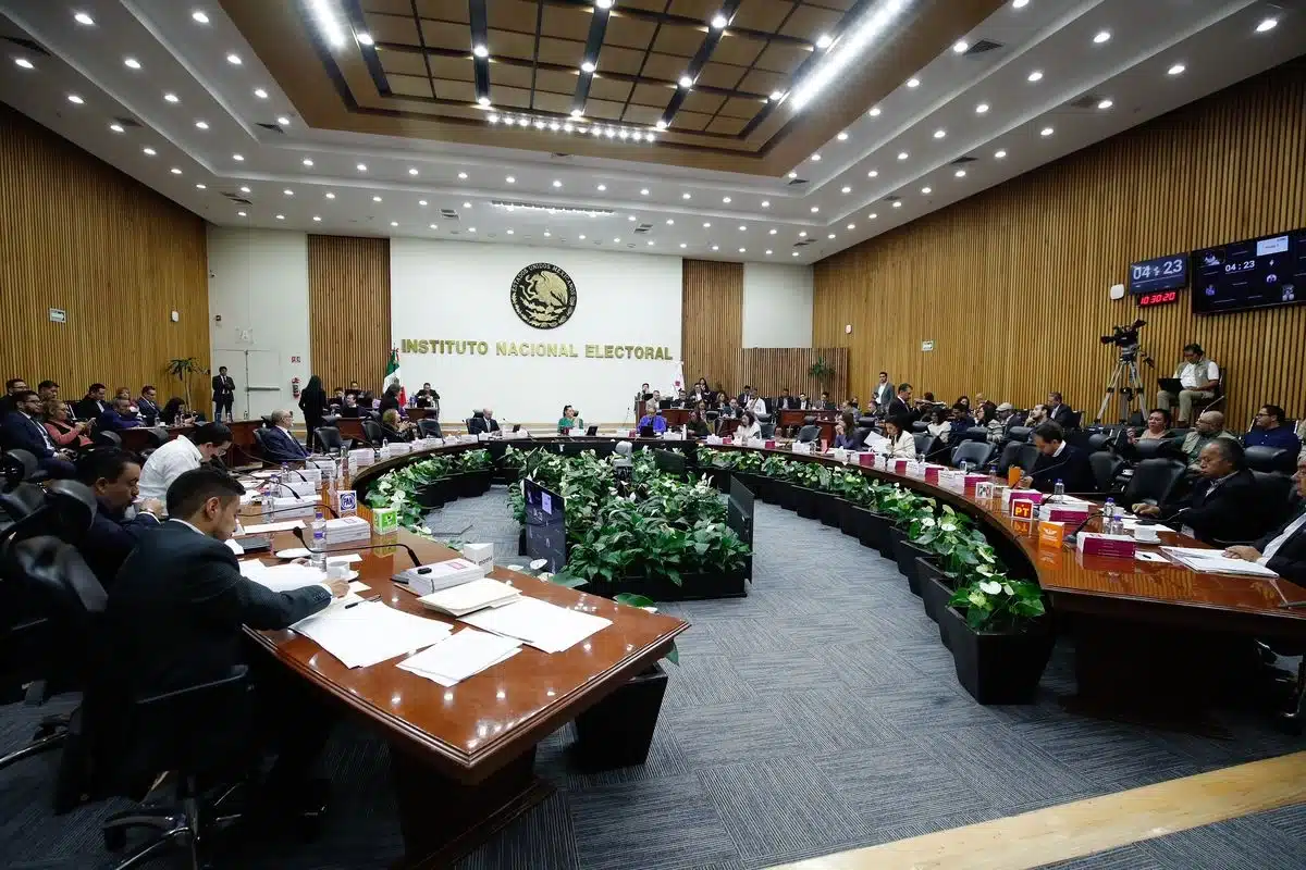 OIC del INE analiza posible sobreseimiento de queja contra seis consejeros