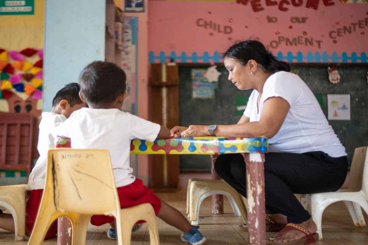 ONU Mujeres alerta sobre trabajo de cuidados no remunerado y desigualdad