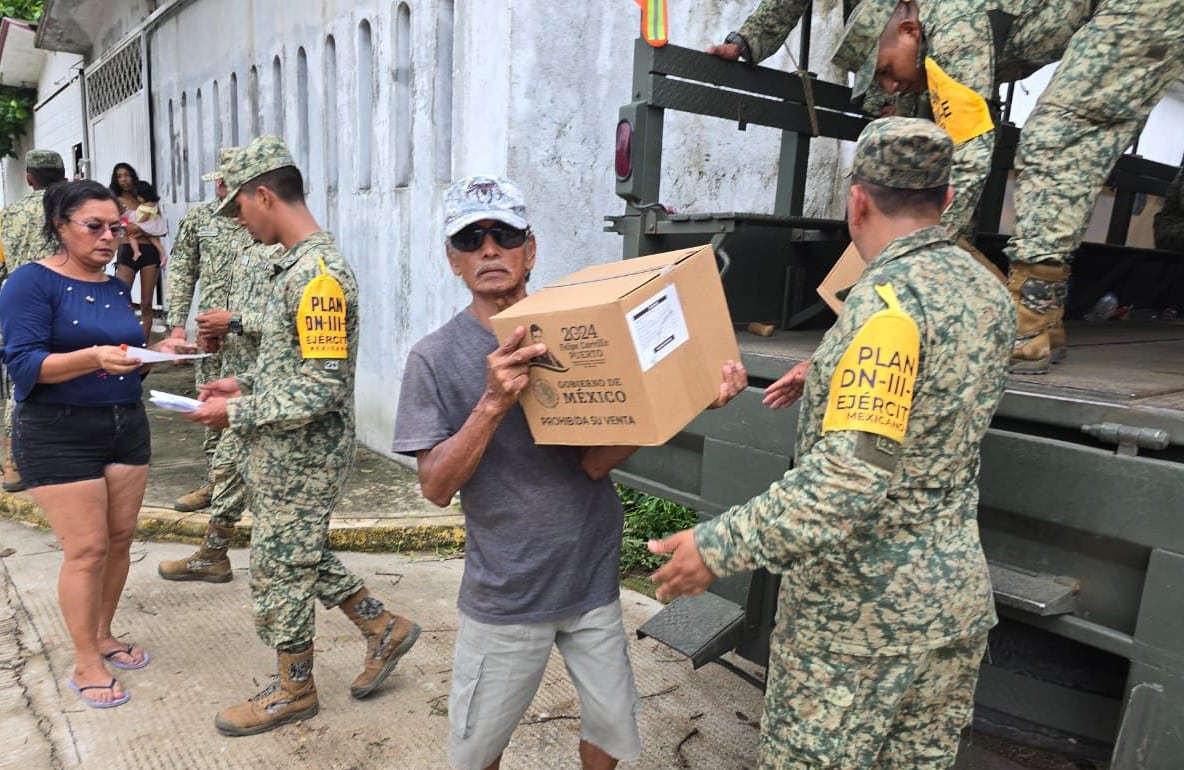 Plan DN-III-E: Más de 8 mil elementos de la Defensa auxilian a damnificados por lluvias