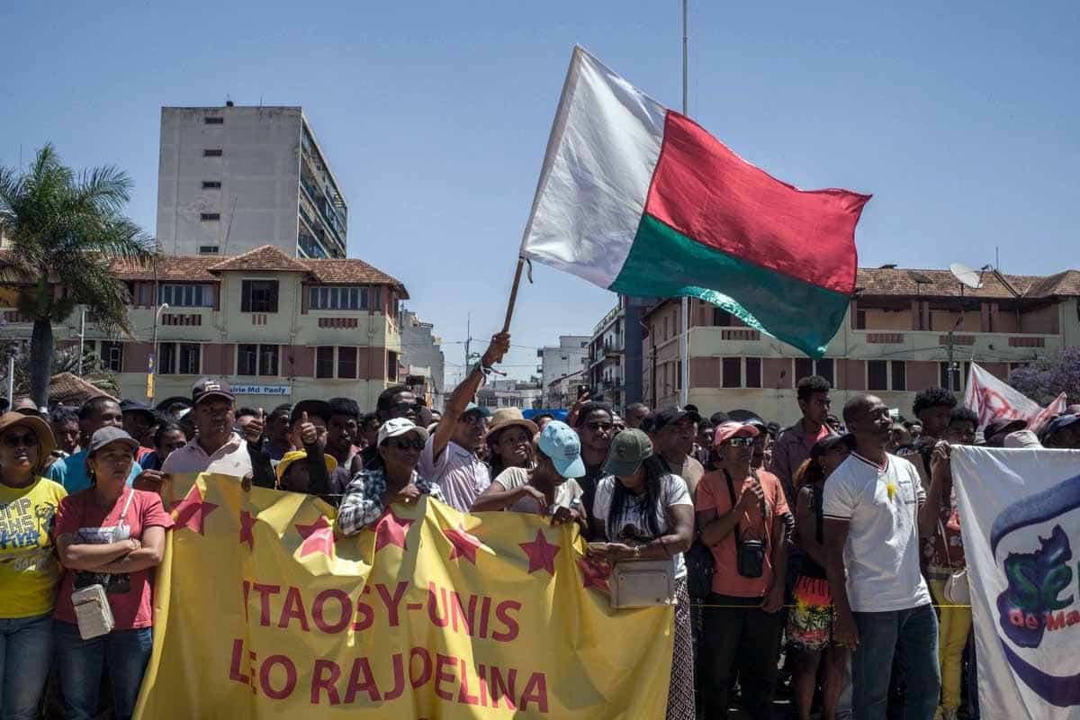 Presidente de Madagascar abandona el país tras intensos disturbios