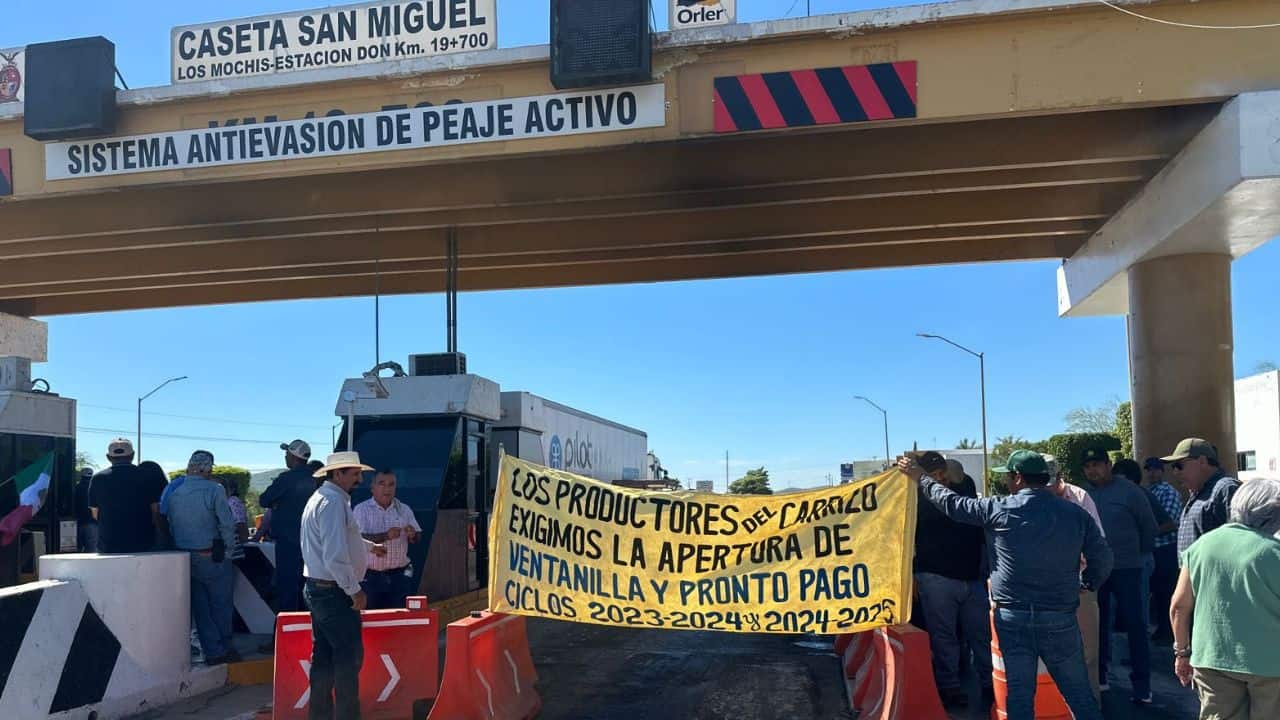 Protesta de maiceros deja atrapados a pasajeros de camión durante un día Protesta de maiceros deja atrapados a pasajeros de camión durante un día