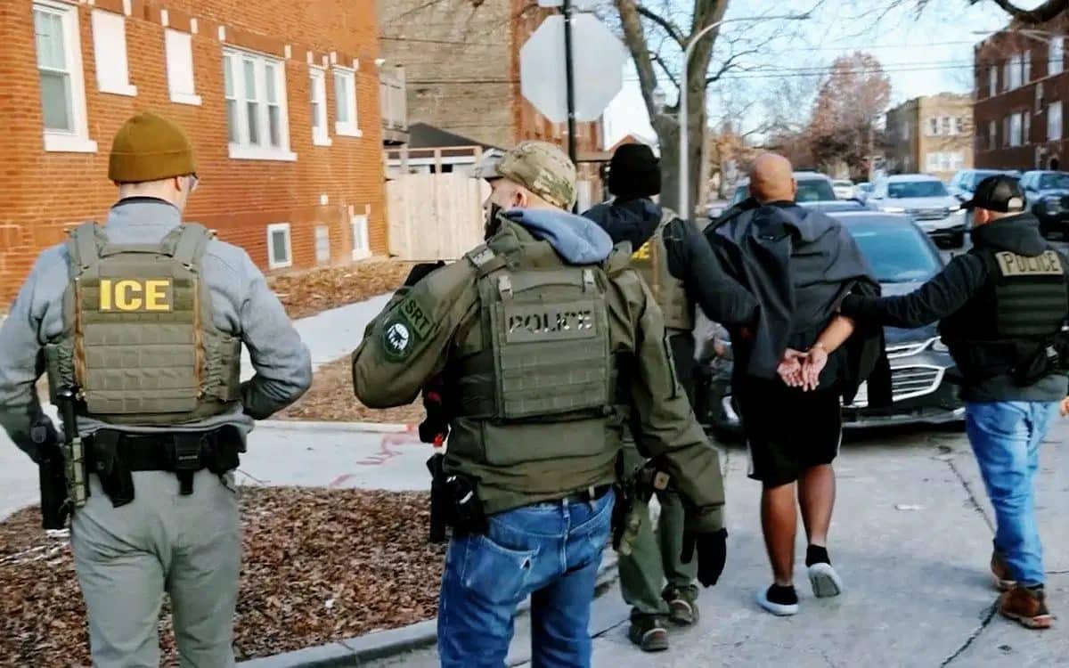 Récord de mexicanos muertos bajo custodia del ICE en el 2025