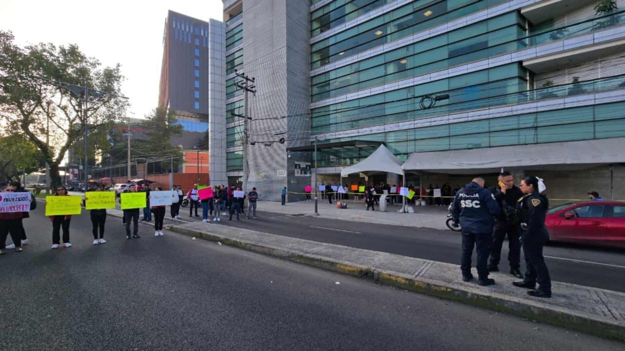 SAT mantiene diálogo con trabajadores tras paro nacional SAT mantiene diálogo con trabajadores tras paro nacional