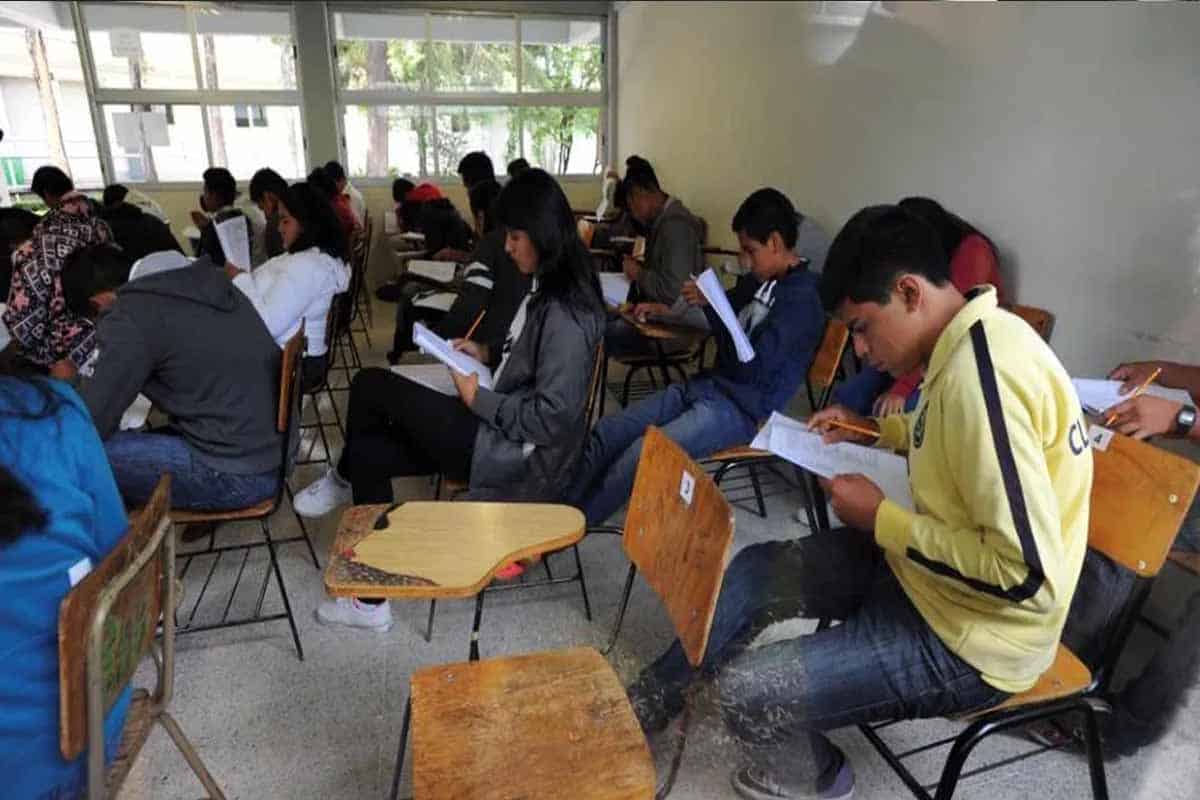 SEP ampliará cobertura en bachillerato con 35 reconversiones escolares