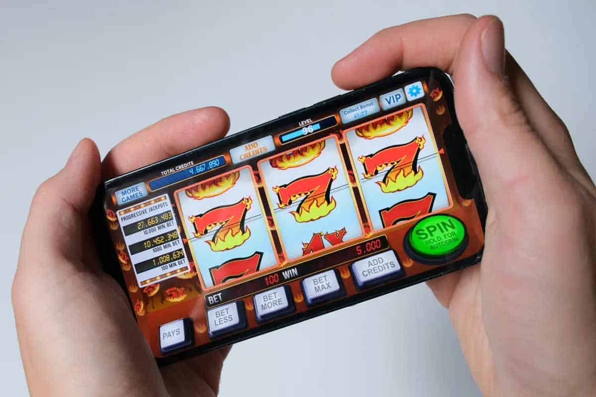 Sheinbaum propone regular apuestas digitales y aumentar impuestos al juego