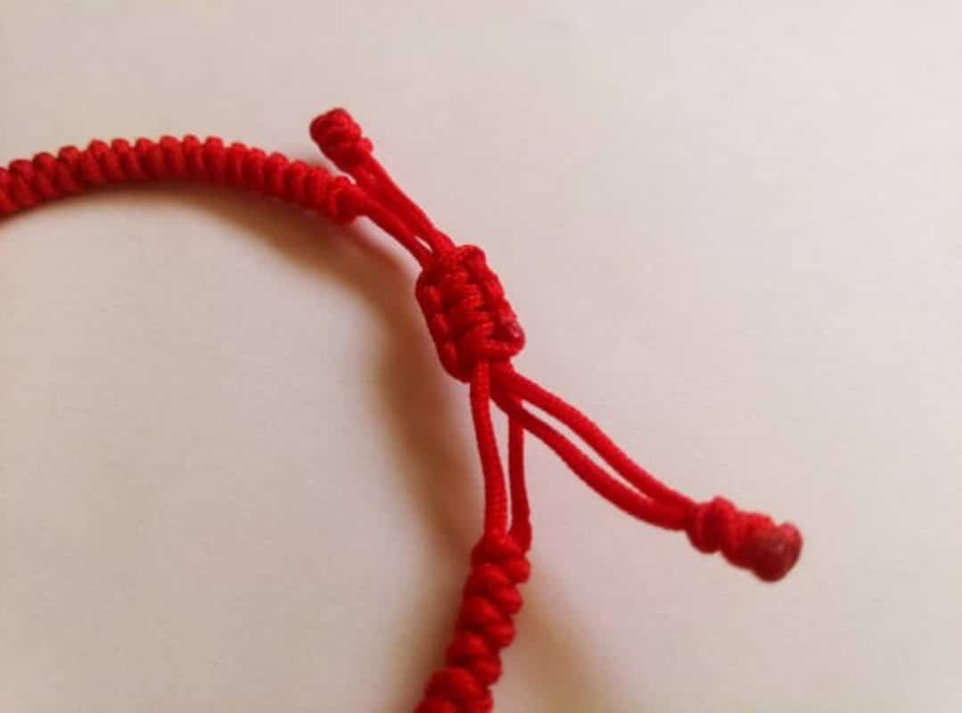 Significado y propósito de usar una pulsera roja
