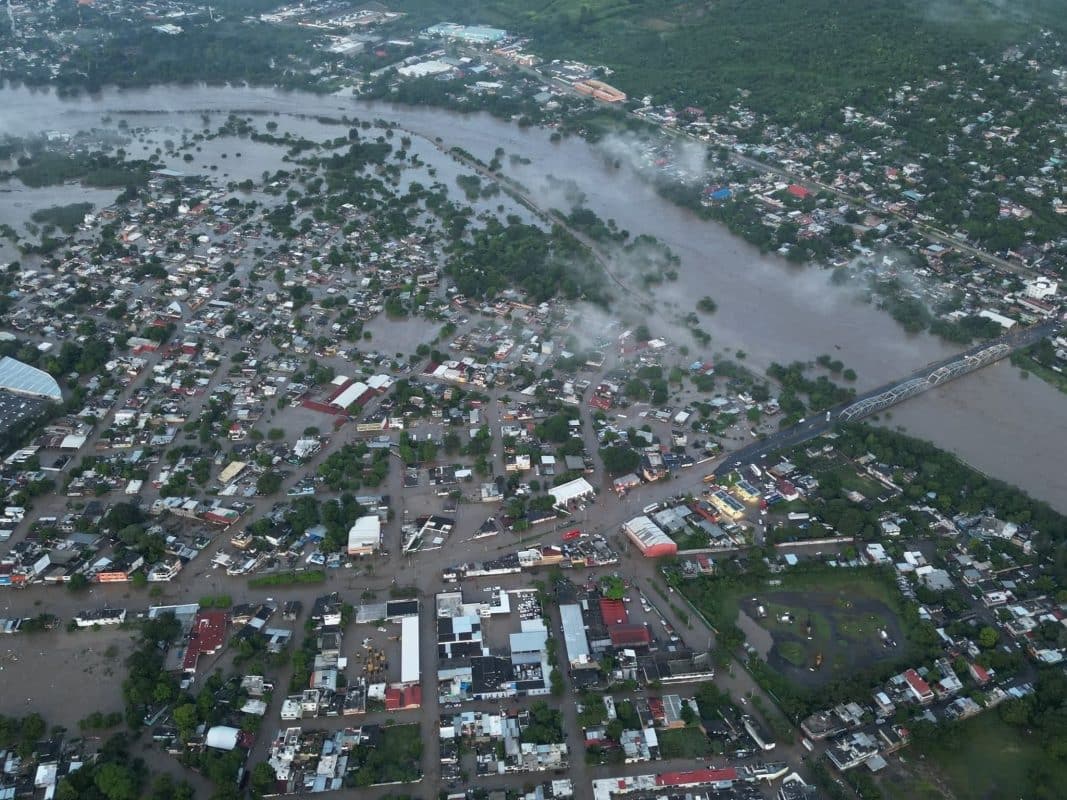 Sigue la búsqueda de 8 personas desaparecidas tras inundaciones en Veracruz