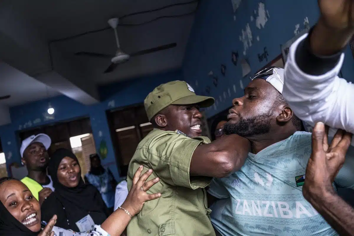 Tanzania impone toque de queda tras elecciones marcadas por la violencia Tanzania impone toque de queda tras elecciones marcadas por la violencia
