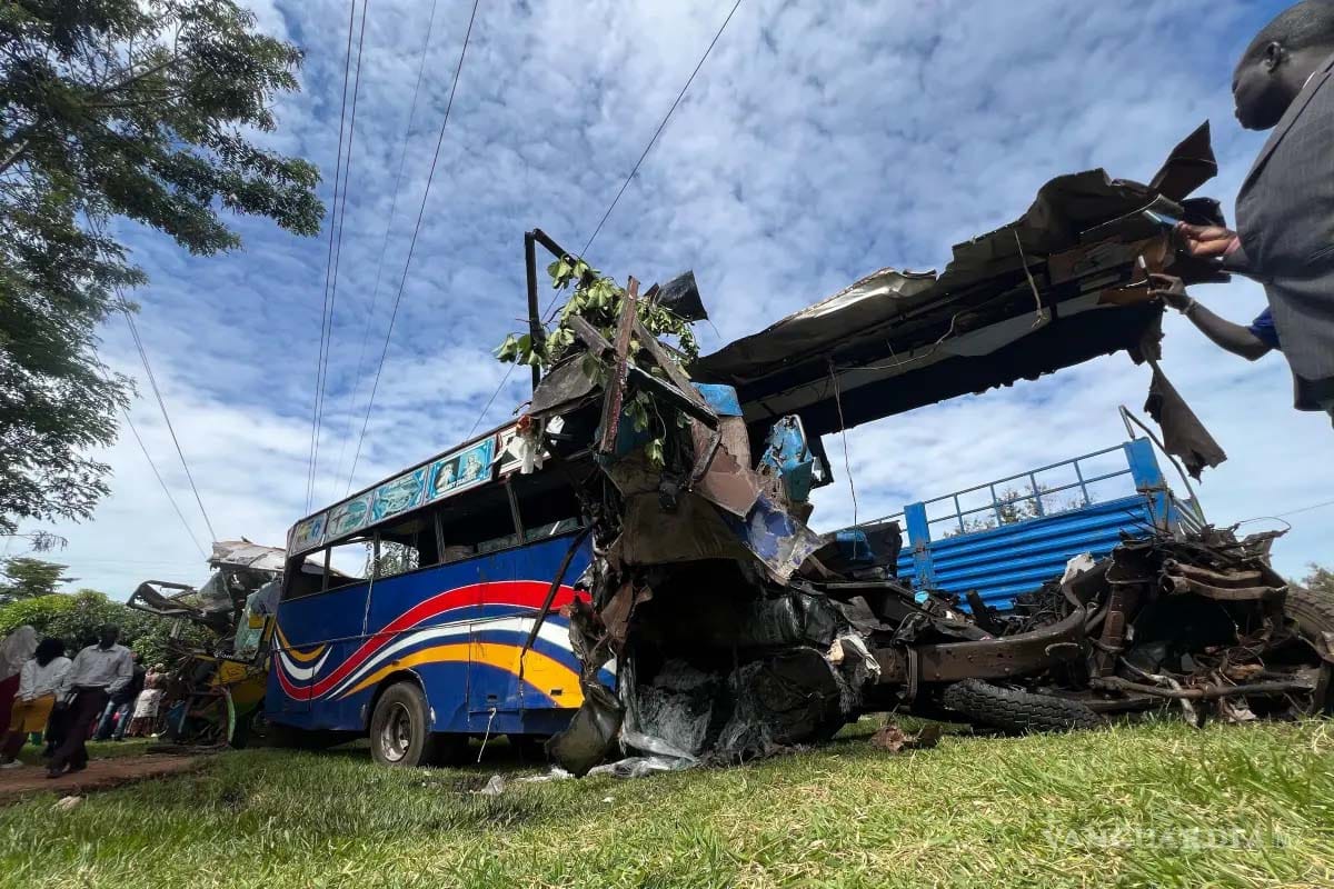 Trágico accidente en Uganda deja 46 muertos tras choque de autobuses