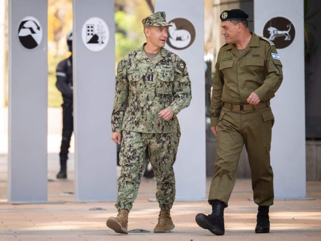 Tropas de EEUU llegan a Israel para supervisar alto al fuego y rehenes