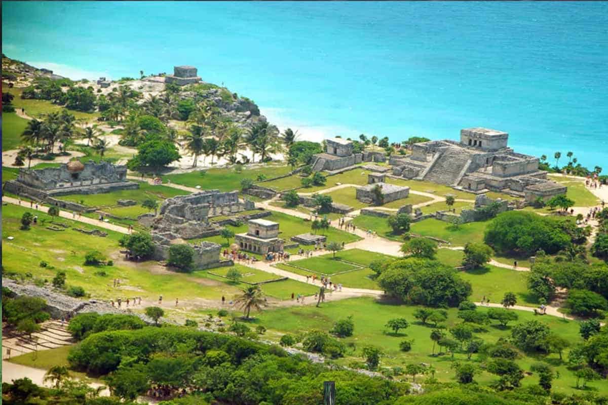 Tulum enfrenta crisis turística con baja ocupación y playas llenas de sargazo