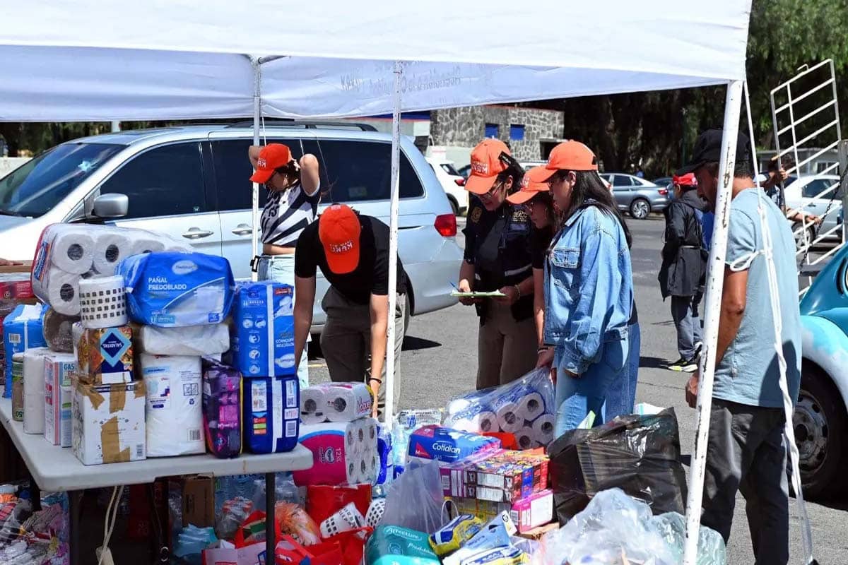 UNAM envía 65 toneladas de ayuda a zonas inundadas del país UNAM envía 65 toneladas de ayuda a zonas inundadas del país