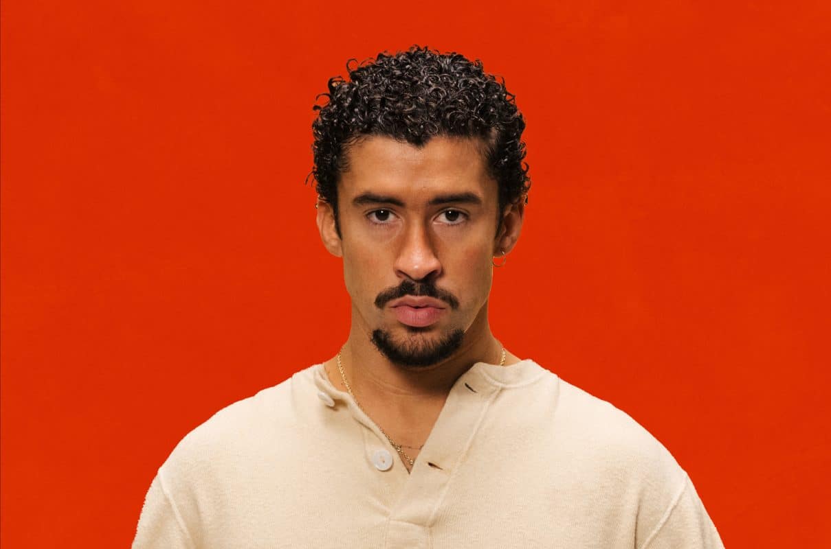 Video: Bad Bunny recibe pelotazo durante juego divisional de la MLB