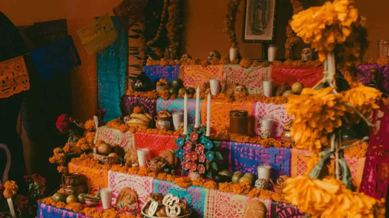 ¿Qué elementos no deben faltar en tu altar de muertos?