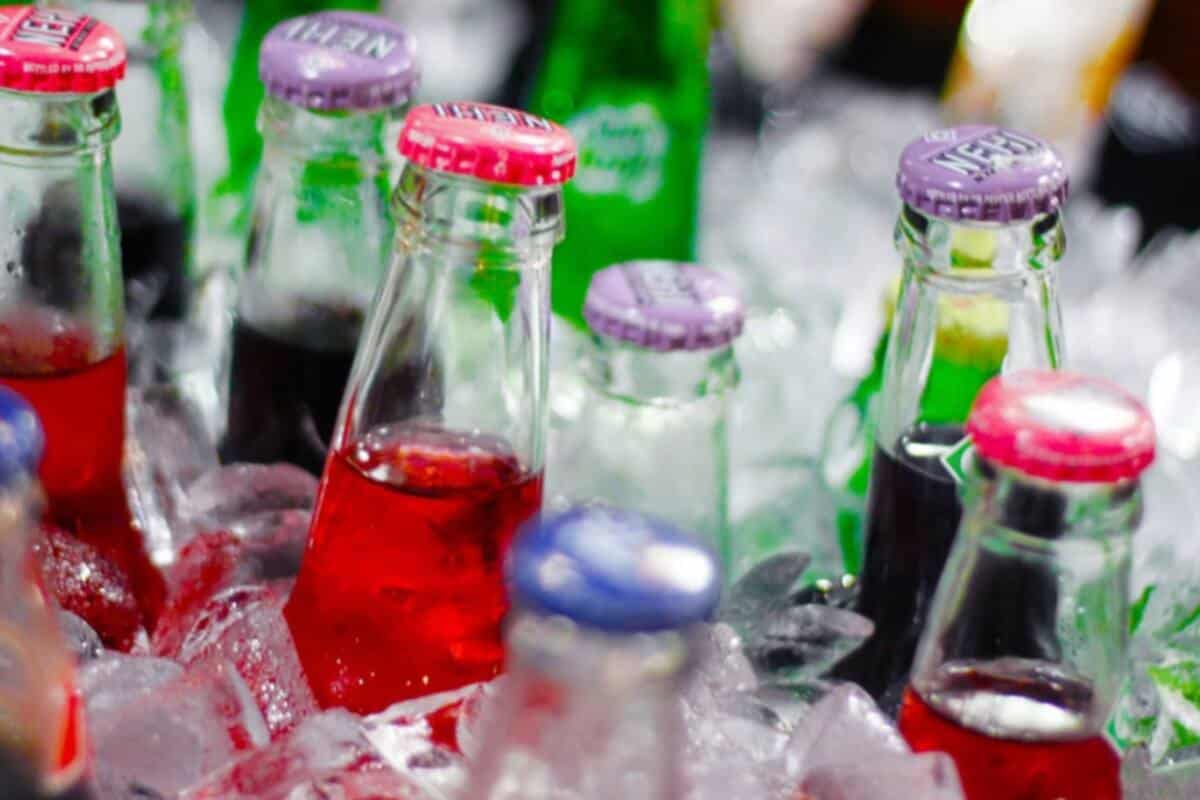 México defiende alza de impuesto a refrescos para reducir consumo y proteger la salud