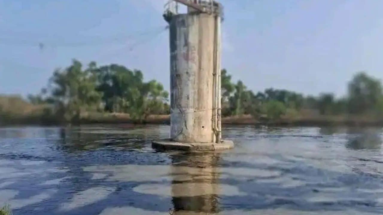 Pemex repara ducto tras derrame de hidrocarburo en Veracruz