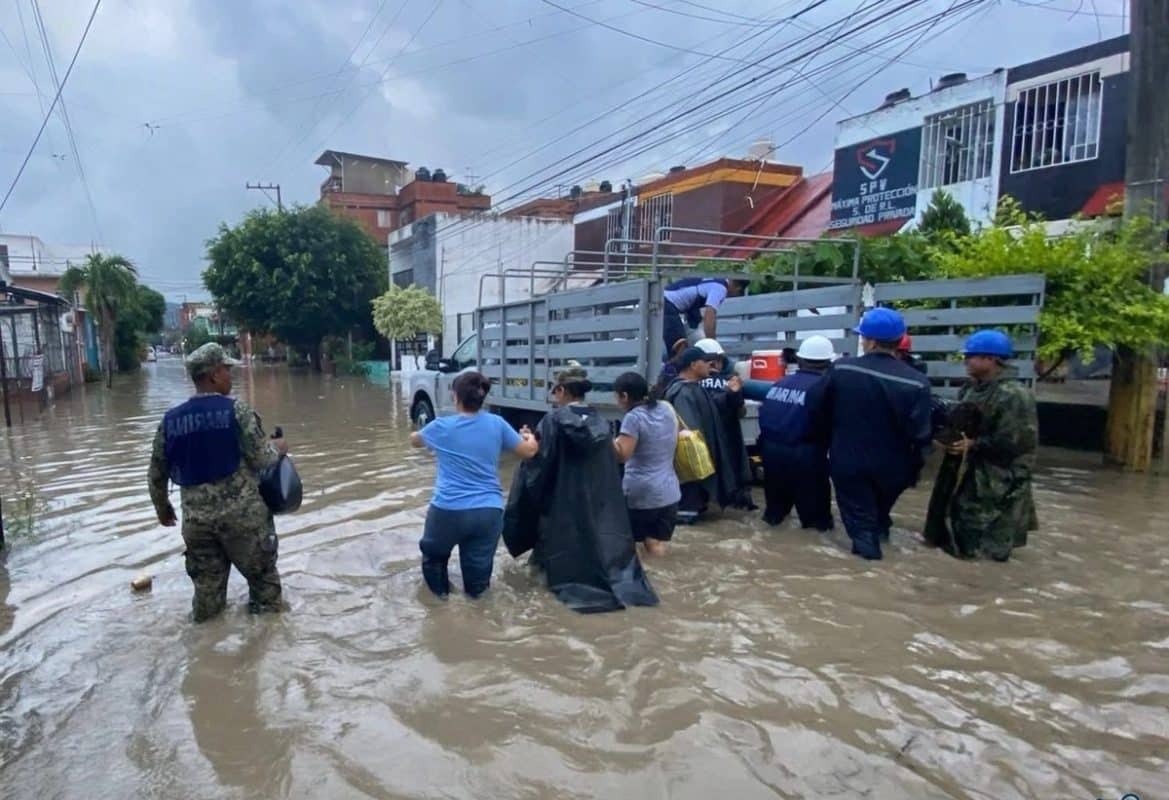 Sube a 10 el número de muertos por inundaciones en Puebla