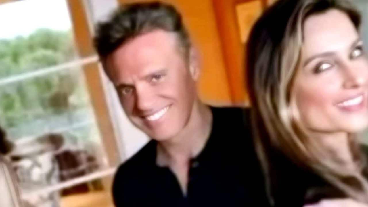 luis_miguel_paloma_cuevas_boda ¿Habrá boda? Luis Miguel y Paloma Cuevas sorprenden con foto en Madrid
