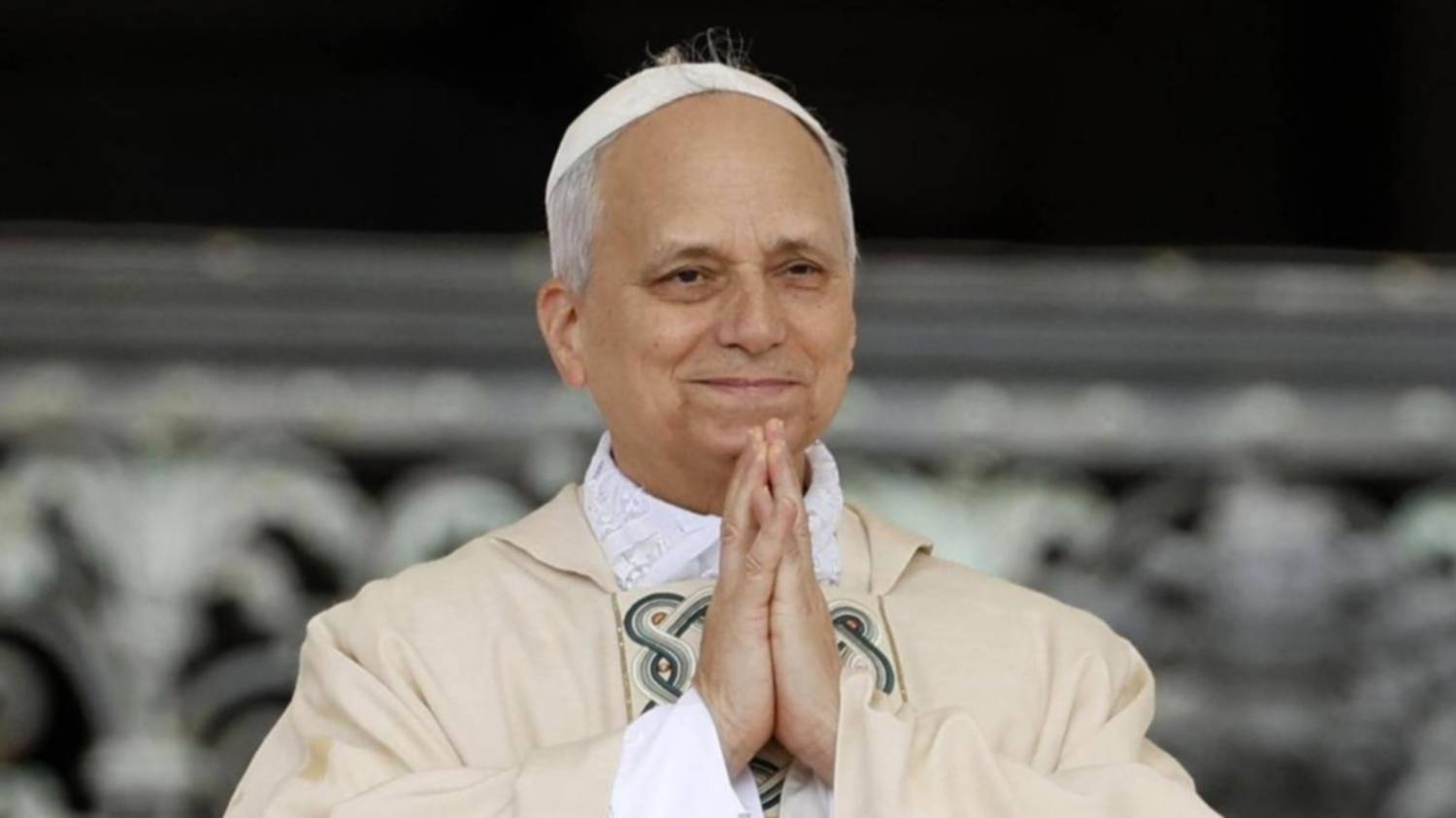 papa francisco rezo en beirtur Papa León XIV rezará en el sitio de la explosión del puerto de Beirut