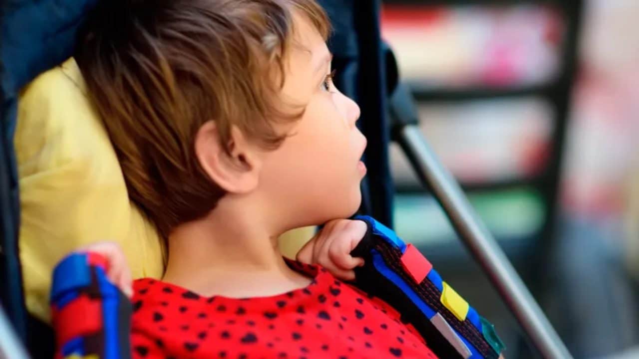 Detección temprana y avances médicos transforman la atención de la parálisis cerebral