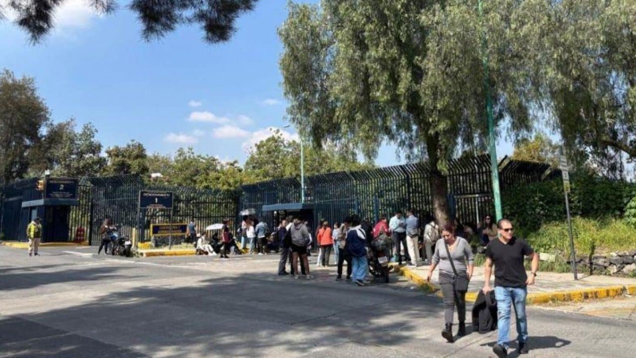 Protesta en la UNAM: encapuchados exigen apoyo a la salud mental