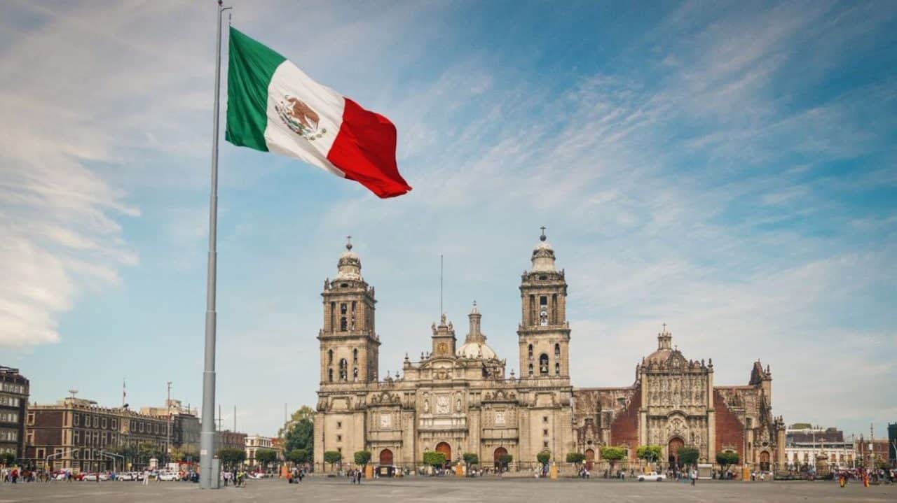 Turismo en México sube 14.7% en agosto, pero visitantes gastan menos
