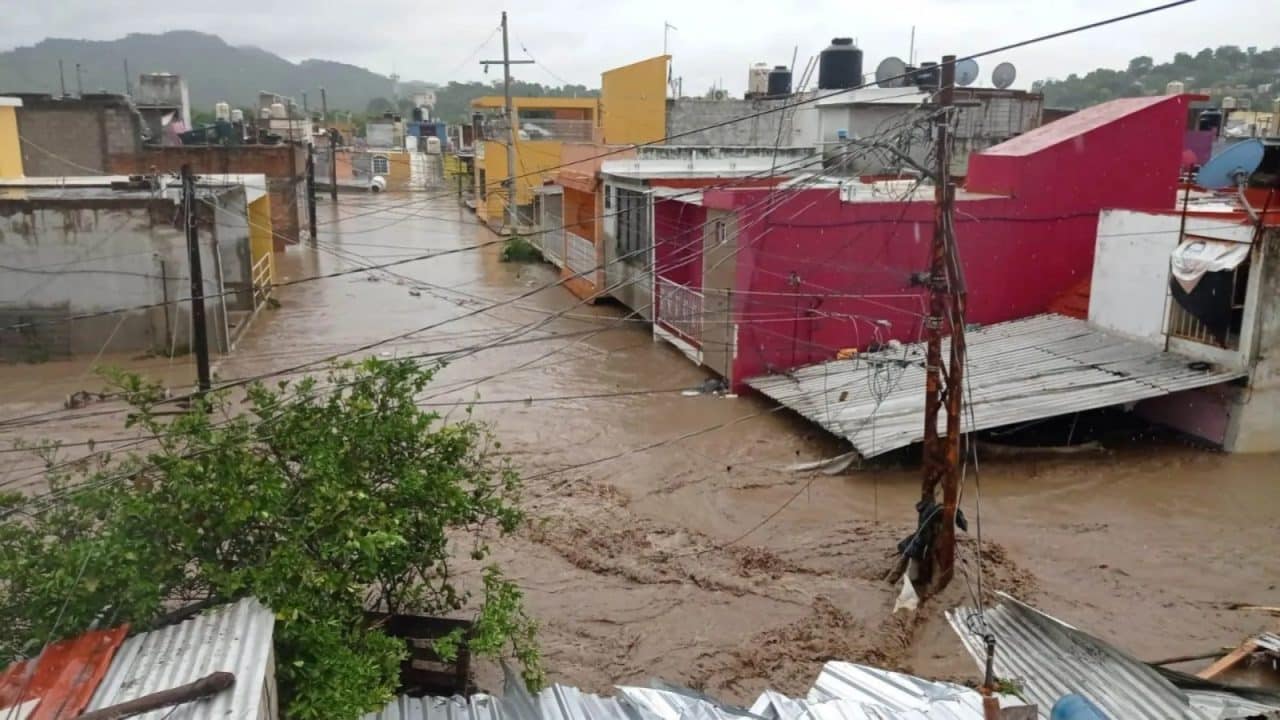 82 muertos por inundaciones en México; 17 siguen desaparecidos