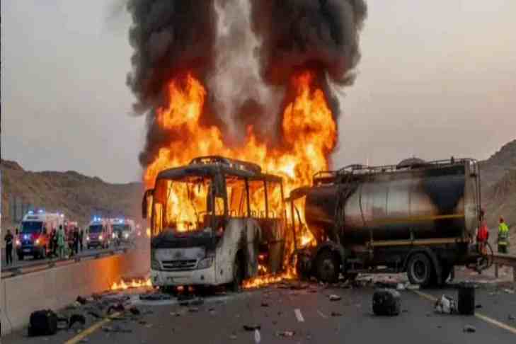 Accidente en Arabia Saudí deja 45 muertos tras choque entre autobús y camión