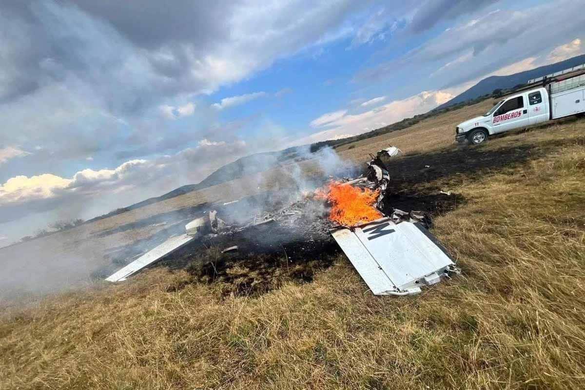 Avioneta cae en Michoacán y deja cinco heridos en un aterrizaje de emergencia
