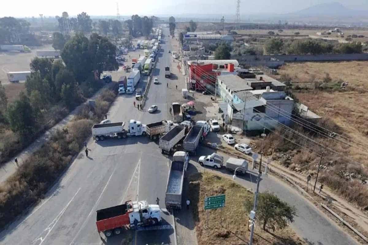 Bloqueos desatan un impacto devastador en la economía Bloqueos desatan un impacto devastador en la economía