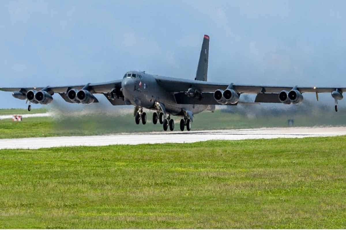 Bombarderos B-52 de EE.UU. sobrevuelan costas de Venezuela otra vez