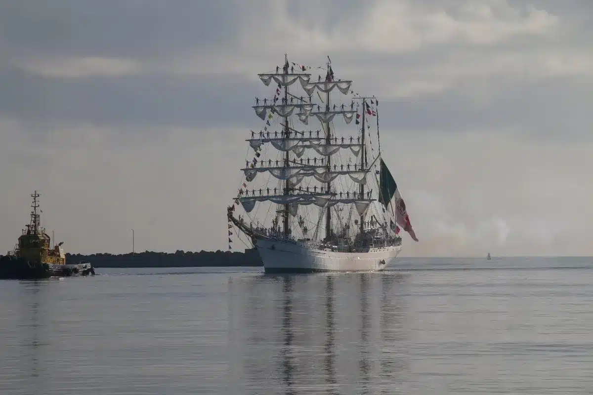 Buque Cuauhtémoc llega a Veracruz emoción y orgullo en su retorno Buque Cuauhtémoc llega a Veracruz: emoción y orgullo en su retorno