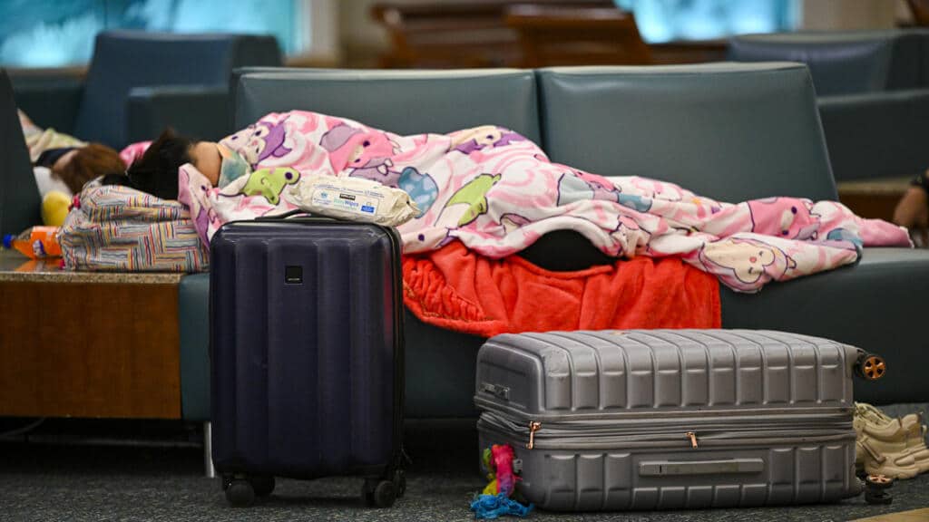 Cierre del gobierno en EU provoca caos aéreo y miles de vuelos cancelados