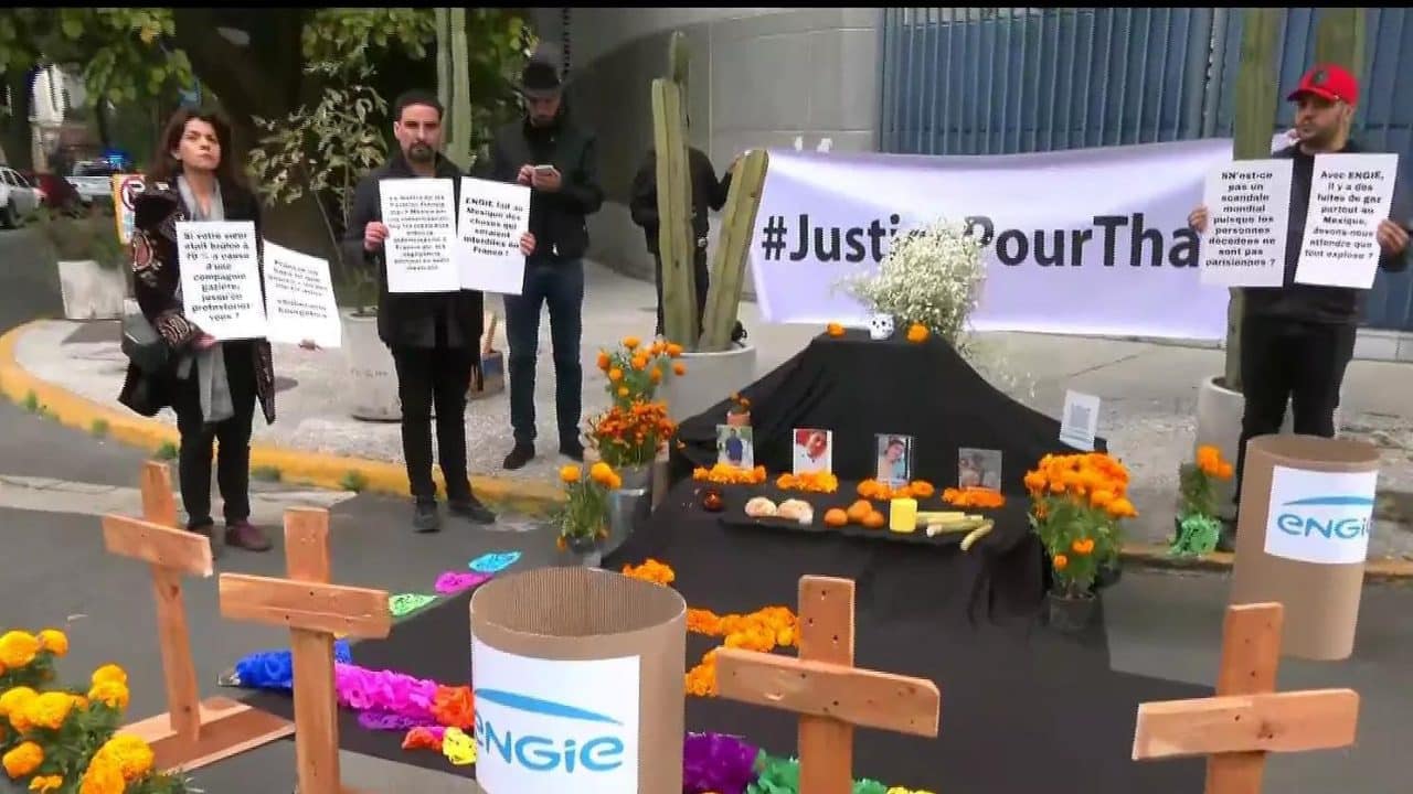 Colocan altar frente a embajada de Francia por víctimas de Engie