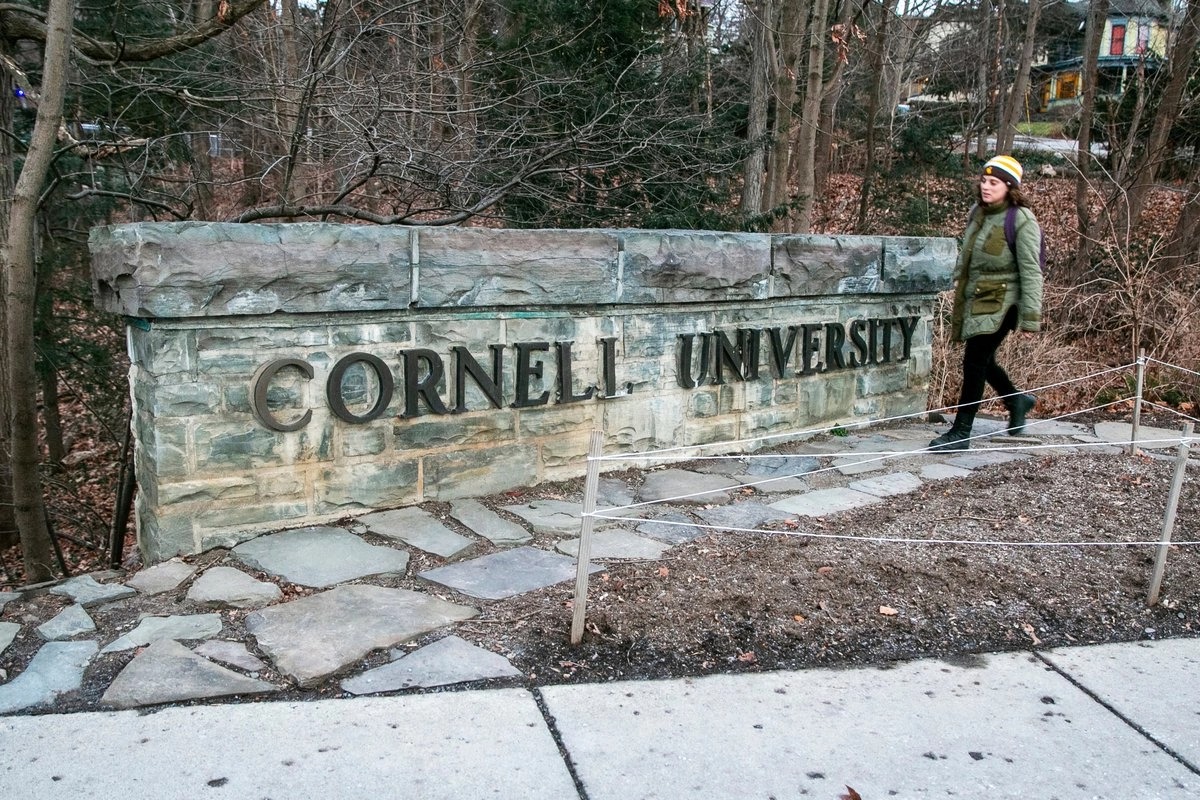 Cornell cede ante Trump: pagará 60 mdd y recupera fondos federales