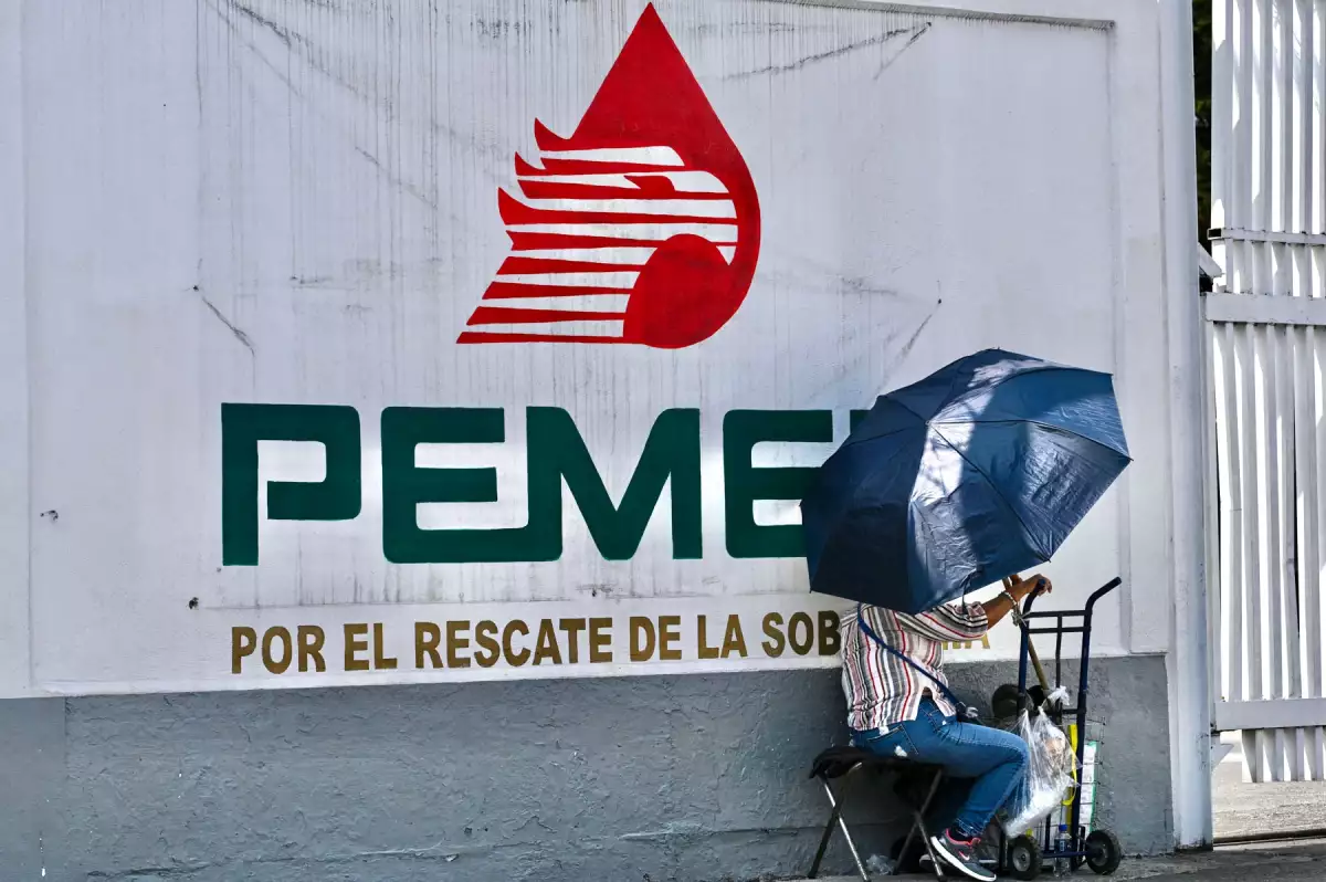 Deuda y vencimientos alejan a Pemex de su independencia financiera en 2027 Deuda y vencimientos alejan a Pemex de su independencia financiera en 2027